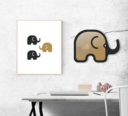 Dekoracja na ścianę - słoń z lustrem w odcieniach złota